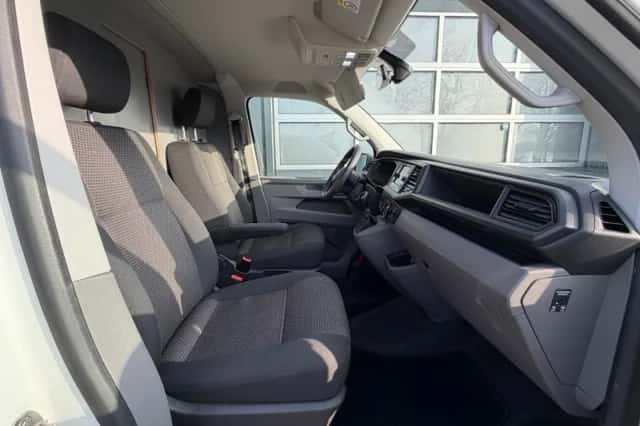 Volkswagen Transporter (2020) thumbnail 4
