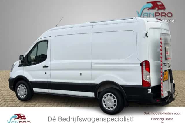 Ford Transit (2022) thumbnail 1
