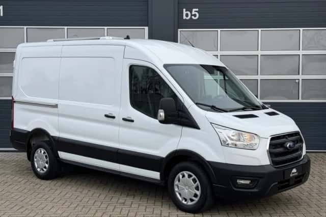 Ford Transit (2022) thumbnail 2