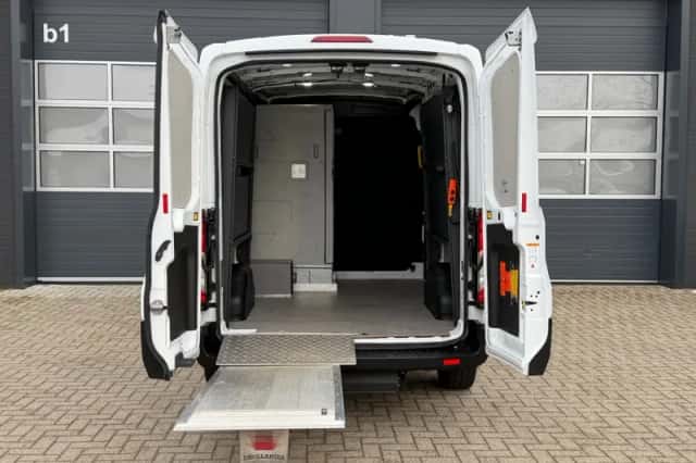 Ford Transit (2022) thumbnail 4