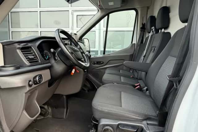 Ford Transit (2022) thumbnail 5