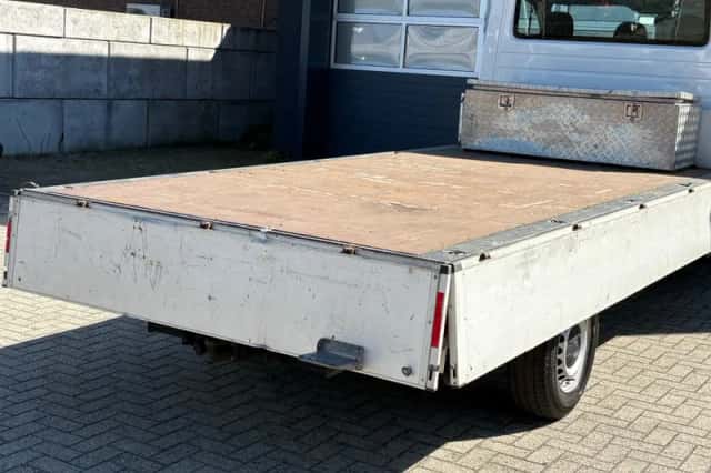 Volkswagen Crafter (2020) thumbnail 2
