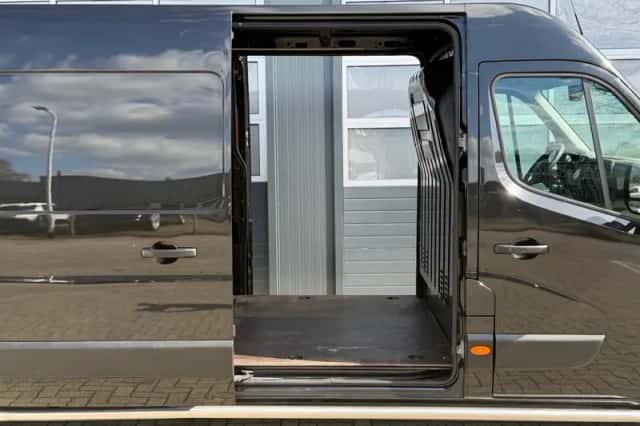 Renault Master (2015) thumbnail 2