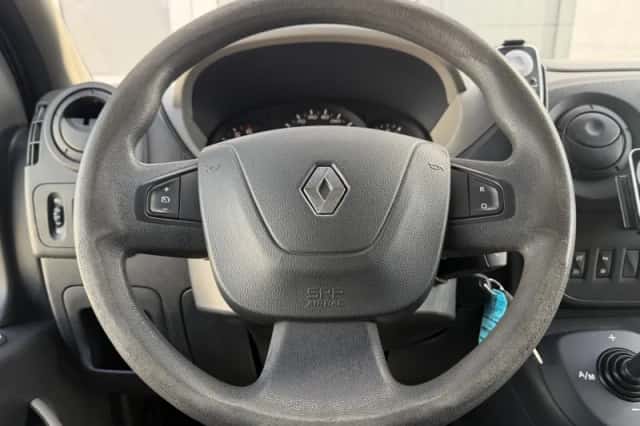 Renault Master (2015) thumbnail 20