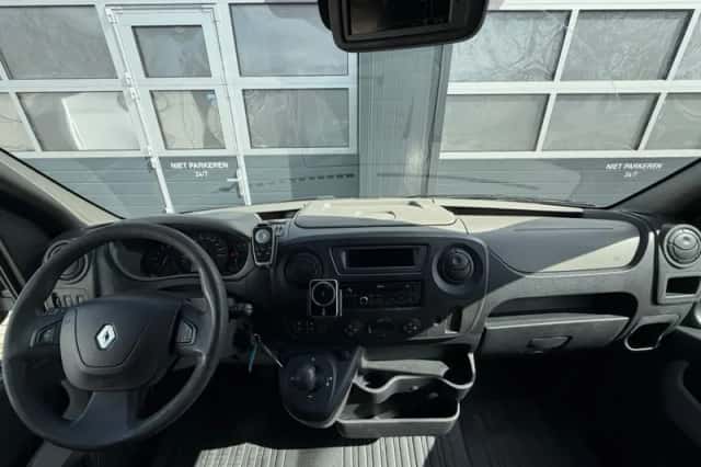Renault Master (2015) thumbnail 24
