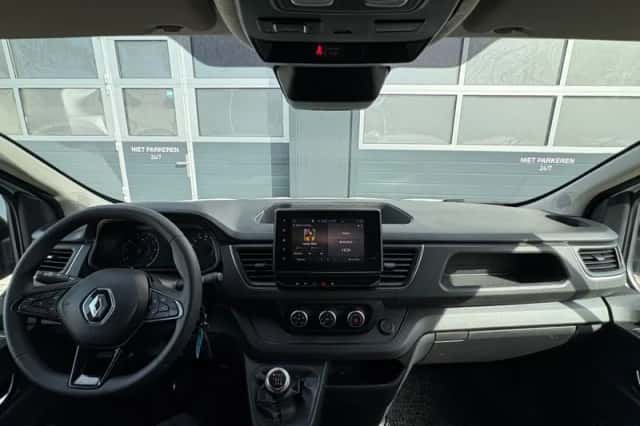Renault Trafic (2023) thumbnail 25