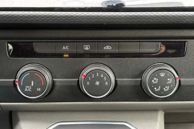 Volkswagen Transporter (2021) thumbnail 30