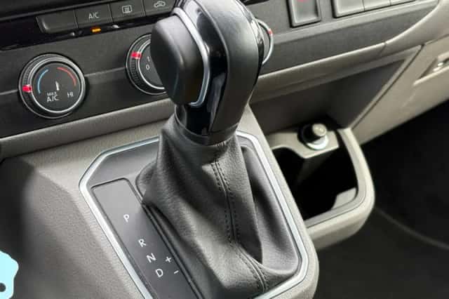 Volkswagen Transporter (2021) thumbnail 31