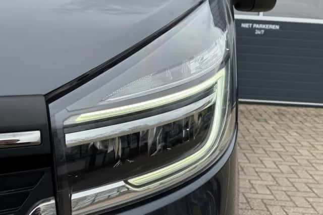 Renault Trafic (2021) thumbnail 16