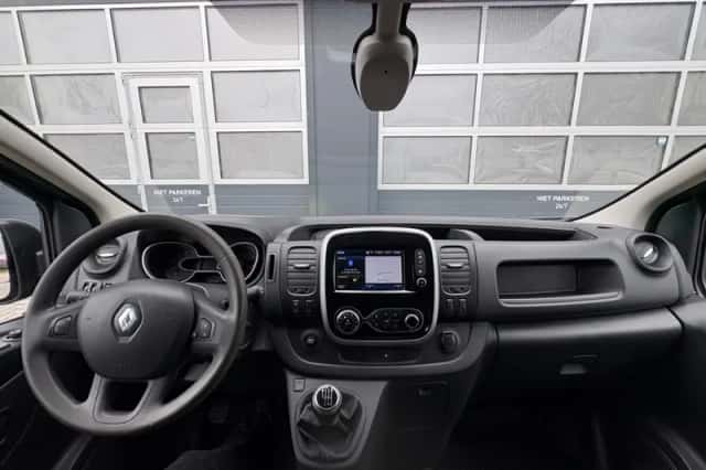 Renault Trafic (2021) thumbnail 26