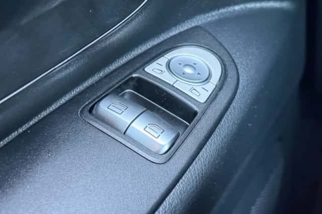 Mercedes-Benz Vito (2020) thumbnail 38