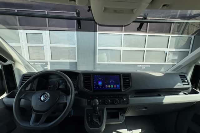 Volkswagen Crafter (2018) thumbnail 24