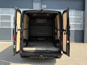Volkswagen Crafter (2018) thumbnail 7