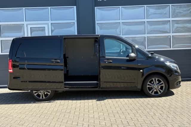 Mercedes-Benz Vito (2019) thumbnail 2
