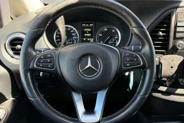 Mercedes-Benz Vito (2019) thumbnail 24