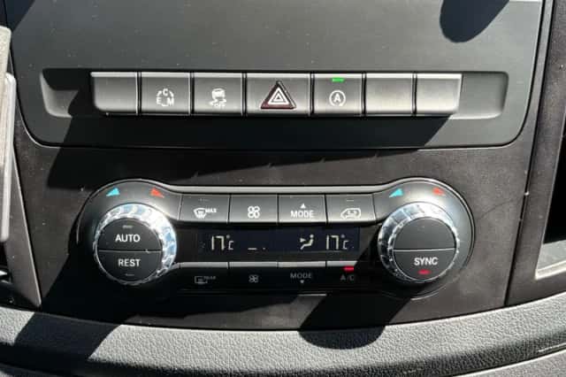 Mercedes-Benz Vito (2019) thumbnail 32