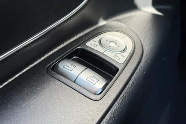 Mercedes-Benz Vito (2019) thumbnail 39