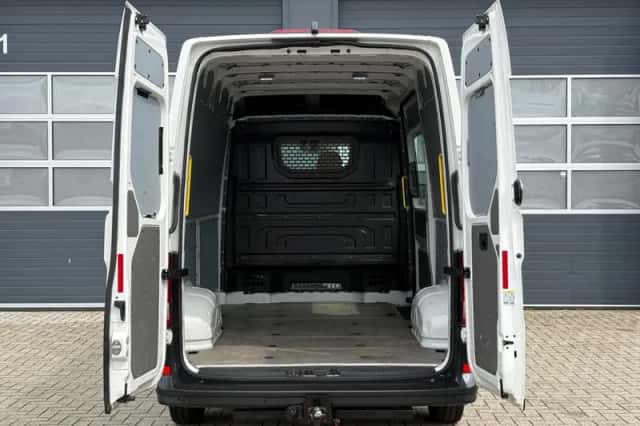 Volkswagen Crafter (2018) thumbnail 12