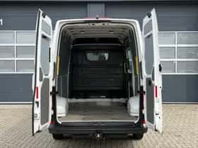 Volkswagen Crafter (2018) thumbnail 12
