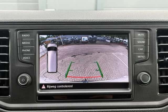 Volkswagen Crafter (2018) thumbnail 3