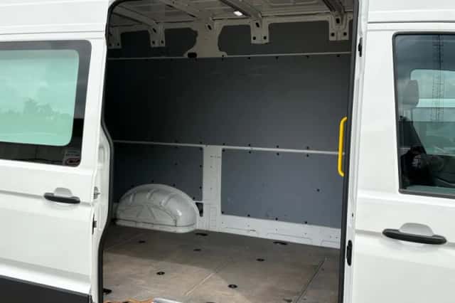 Volkswagen Crafter (2018) thumbnail 8