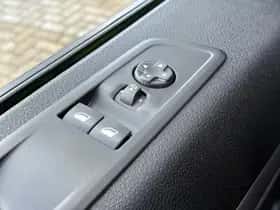 Peugeot E-EXPERT (2024) thumbnail 42
