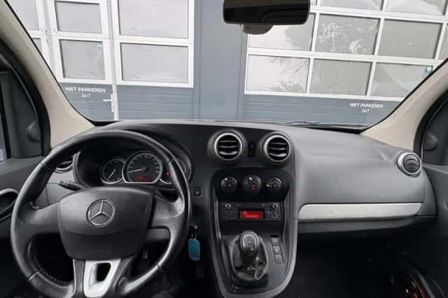 Mercedes-Benz Citan (2016) thumbnail 3