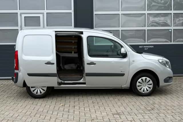 Mercedes-Benz Citan (2016) thumbnail 4