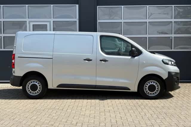Opel Vivaro (2022) thumbnail 2