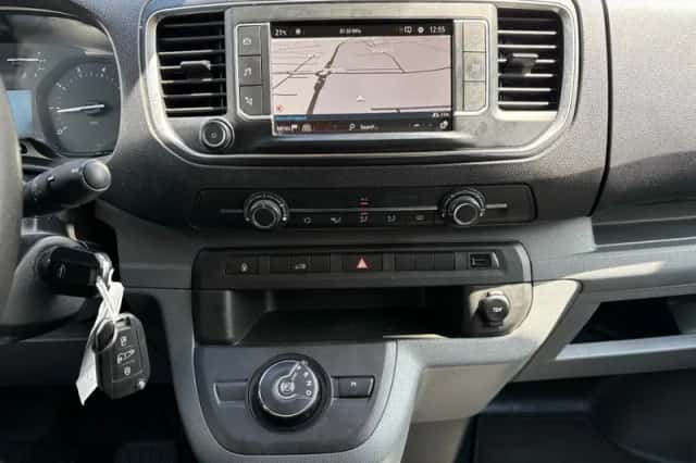 Opel Vivaro (2022) thumbnail 24