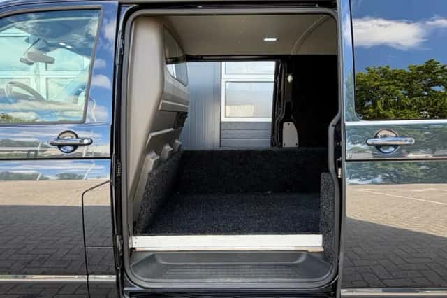 Volkswagen Transporter (2021) thumbnail 16