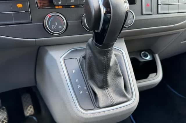 Volkswagen Transporter (2021) thumbnail 31