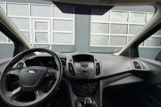Ford Transit Connect (2016) thumbnail 3