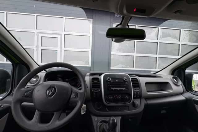 Renault Trafic (2018) thumbnail 3