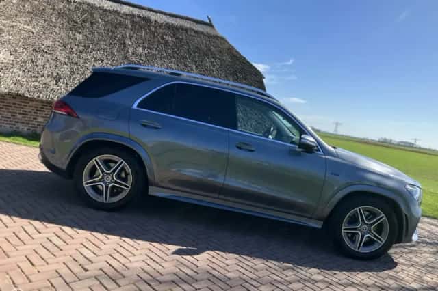Mercedes-Benz GLE (2021) thumbnail 2