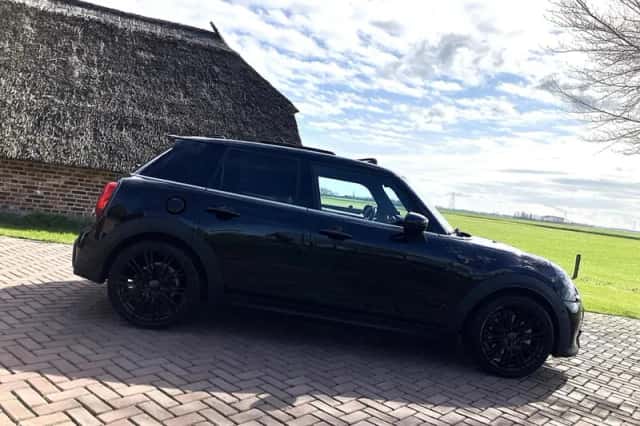 MINI Cooper S (2021) thumbnail 2