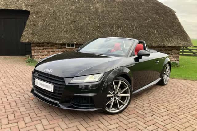Audi TT (2017) thumbnail 1
