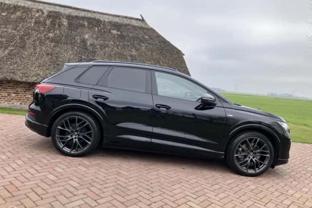 Audi Q4 e-tron (2021) thumbnail 2