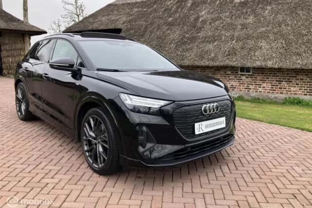 Audi Q4 e-tron (2021) thumbnail 4