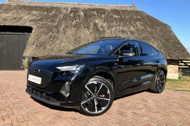 Audi Q4 (2023) thumbnail 1