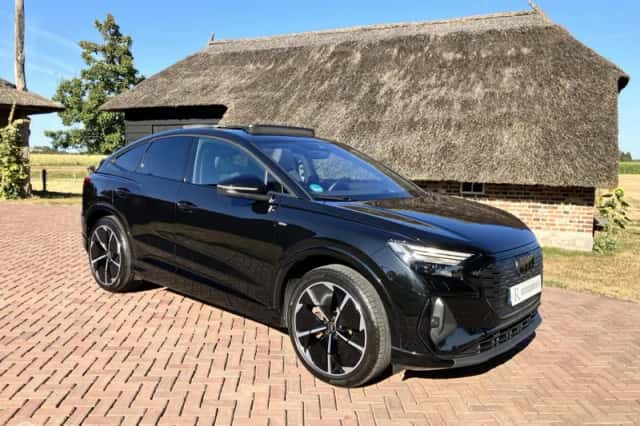 Audi Q4 (2023) thumbnail 4