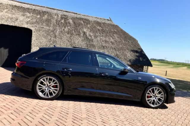 Audi A6 (2022) thumbnail 2