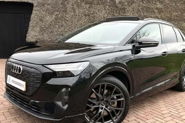 Audi Q4 e-tron (2021) thumbnail 1