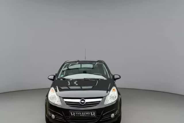 Opel Corsa (2009) thumbnail 2