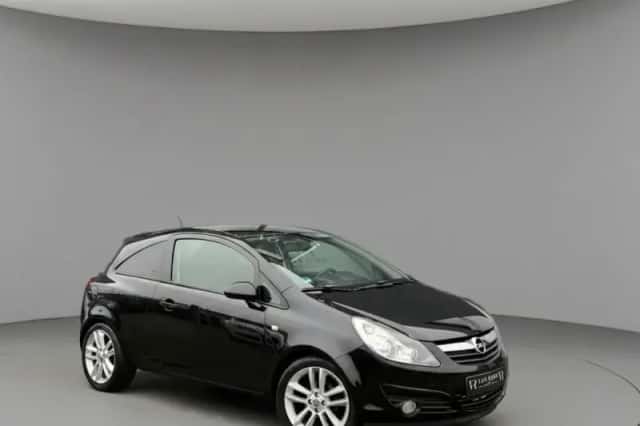Opel Corsa (2009) thumbnail 3