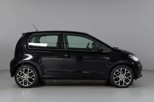 Volkswagen Up! (2016) thumbnail 4