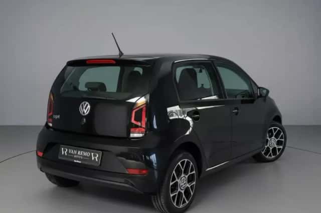 Volkswagen Up! (2016) thumbnail 5