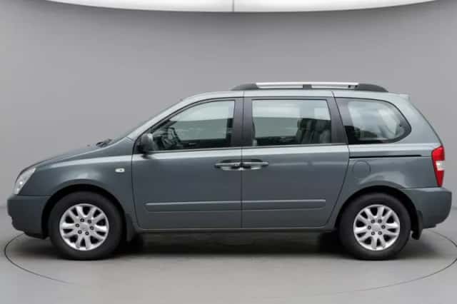 Kia Carnival (2008) thumbnail 6