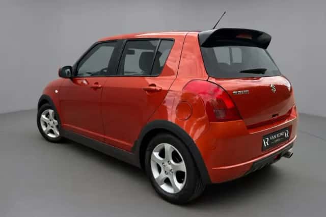 Suzuki Swift (2006) thumbnail 2