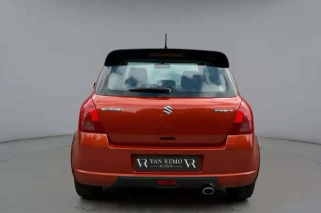 Suzuki Swift (2006) thumbnail 5